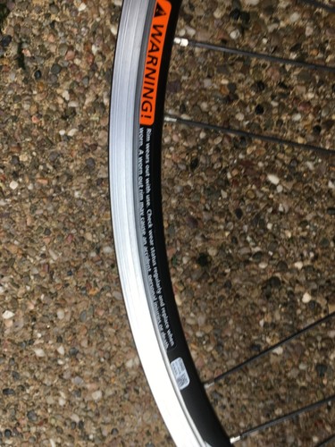 CAMPAGNOLO KHAMSIN REAR WHEEL 700c 9 & 10 SPEED COMPATIBLE HANDY RARE SPARE - Picture 5 of 8