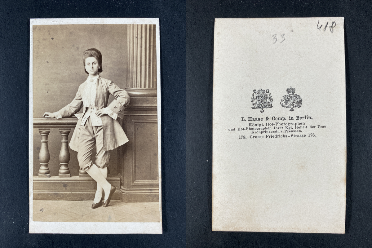 Hasse, Berlin, Theaterschauspielerin, à identifier by Photographie originale / Original