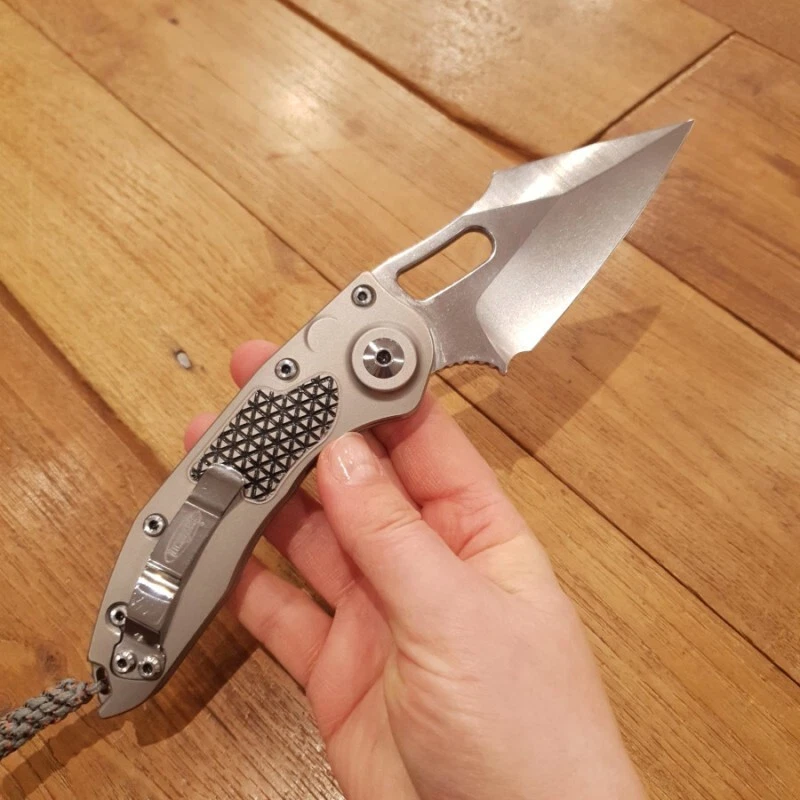 Coltello chiudibile Microtech Stitch Titanio collezione privata - Immagine 2 di 4