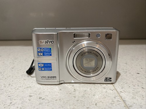 Sanyo VPC-S1285 Compact Digital Camera 12.0MP - silver - Picture 2 of 8