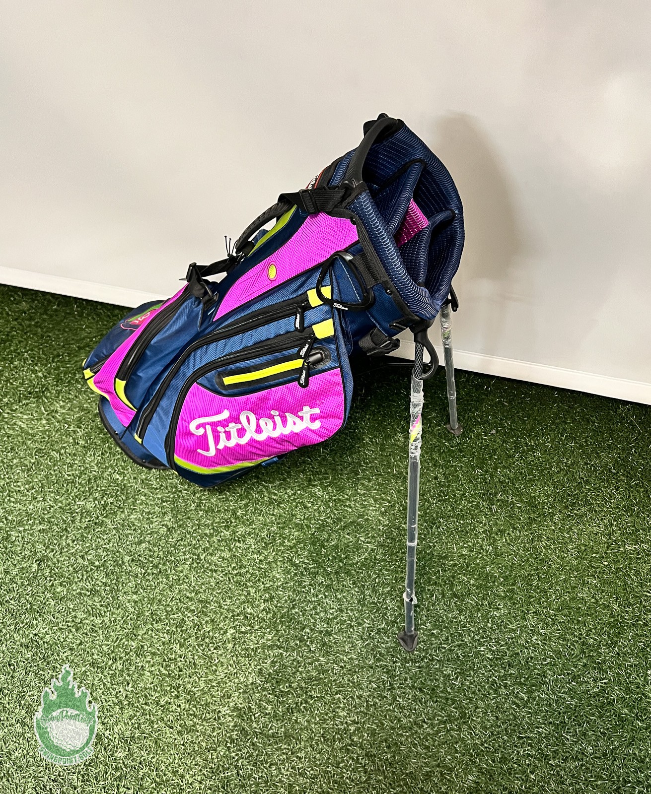 Used Titleist 2015 Stand/Carry Golf Bag Lime Navy/Purple/Lime 5-Way 7 Pockets