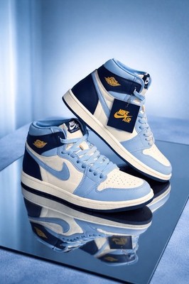 Nike Air Jordan 1 Retro High OG University Blue High-Top Sneakers