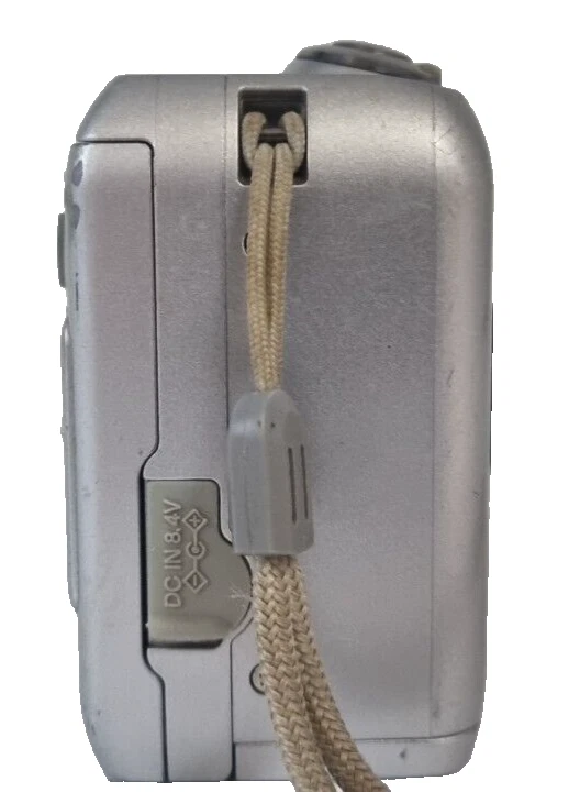 Cámara digital Nikon Coolpix 775 2,1 MP - plateada (N8) Foto 4 de 4