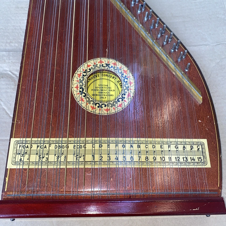 Paramount Concert Harp  Number 5229 In Good Condition All Strings & Plays Well - Image 2 of 4