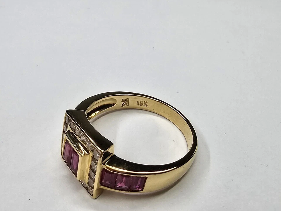 Anillo Le Vian de oro amarillo de 18 k con rubíes y diamantes de 1 quilate (rubí) 0,33 quilates (diamantes) talla 7 Foto 3 de 4