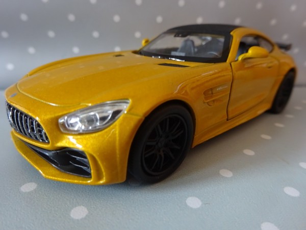 Mercedes Benz Amg Gt R Gelbgold Sportwagen Modelauto Ca.12Cm *Neu* 1/38-image