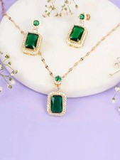 Elegant Emerald Green Pendant Necklace & Stud Set 18K Gold Plated Statement