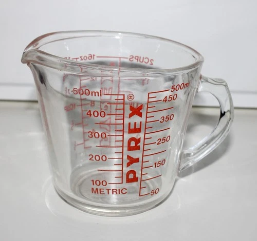 Vintage PYREX #516 2 Cup Glass Measuring Cup Red Letters Closed D-Handle