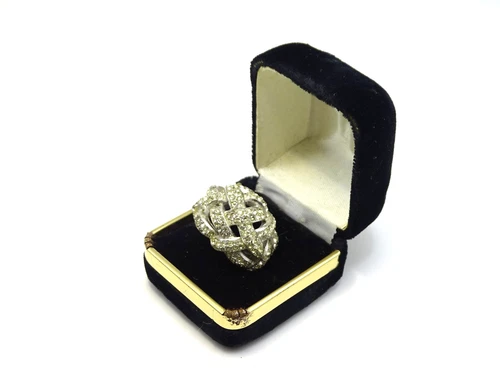 Vtg.  Signed TRIFARI Rhinestone Costume Jewelry Ring Size 6 or 7 - S1