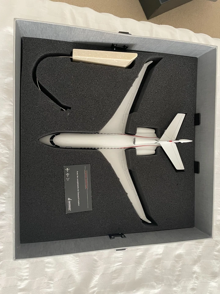 Maquette Avion d'Affaires Falcon 7X Dassault Aviation au 1/72 Résine (Cassé) - Photo 3/4
