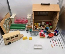 1990s Dakin's Travel Show Ranch 14x11x15" WOOD STABLE Horse Carrier Accessories 