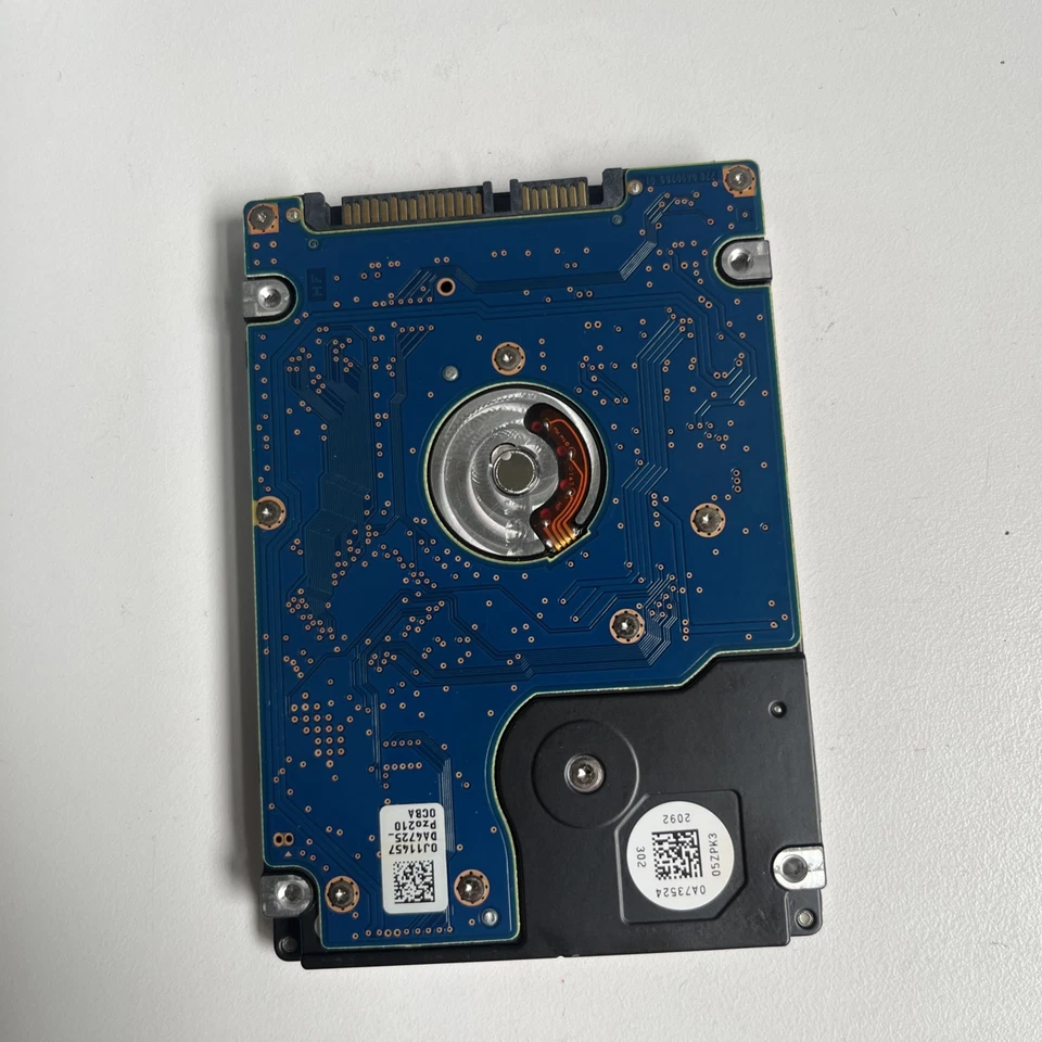 HITACHI TS5SAD750 750GB 2.5" Internal Hard Disk Drive SATA 3.0G/bs 5400 RPM - Image 2 of 3