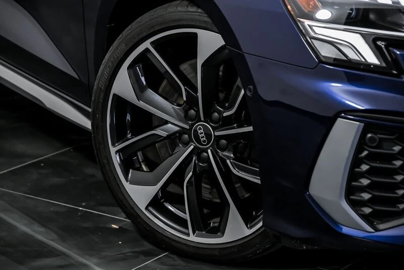 2022 Audi S3 2.0T Premium Plus quattro - Изображение 3 из 4