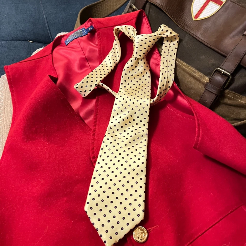 Wembley Silks Yellow with Geometrics in Excellent Condition - Image 3 of 4