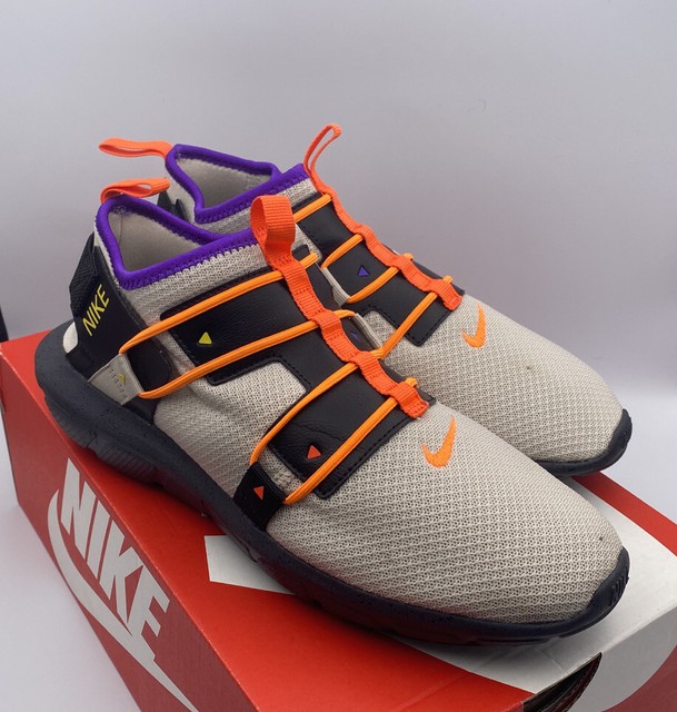 pull on running shoes