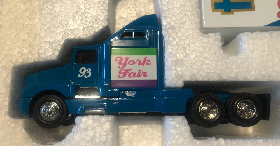 White Rose Collectibles 1993 York Fair Tractor Trailer Semi New - Image 2 of 3