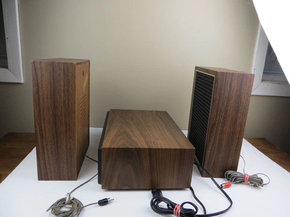 Vintage Design de Som Estéreo 8 Track Player 4840C e Alto-falantes - Imagem 4 de 4