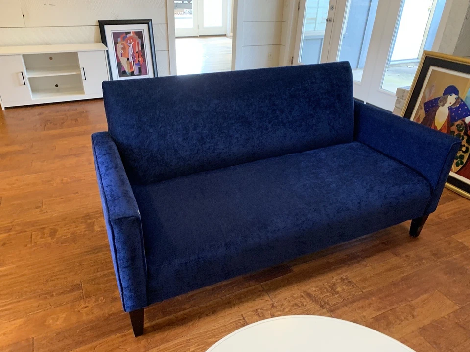 Sofá loveseat Crate and Barrel Foto 3 de 4