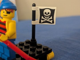 Vintage (1994) LEGO Pirates set 1713 Shipwrecked Pirate -  RARE