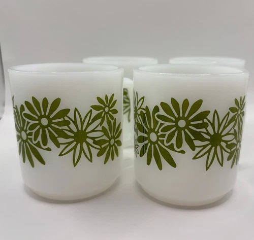 Vintage Milk Glass Mugs Set of 4 Green Daisy Floral Coffee Cups Retro