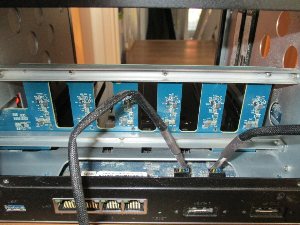 Synology DiskStation DS1621+ NAS Server 32GB Memory 48TB + 2 x 512gb NvME - Image 2 of 4