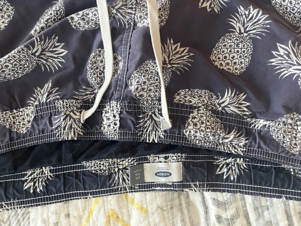 Mens XXL Swim Trunk Bundle Old Navy Pineapple & Island Blues Tall RWB Bundle lot - Image 4 of 4