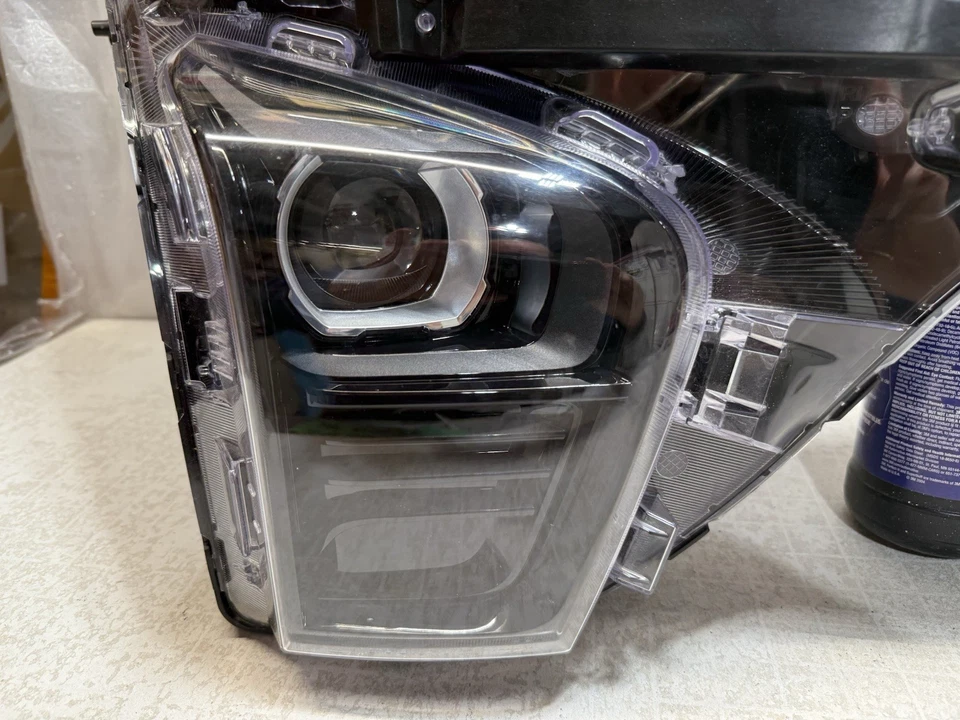 FARO DELANTERO DERECHO PASAJERO CHEVY TRAX 2024 2025 OEM - 42880124 Foto 3 de 4