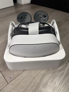 Meta Quest 3S 128GB Tout-en-un VR écouteurs seulement