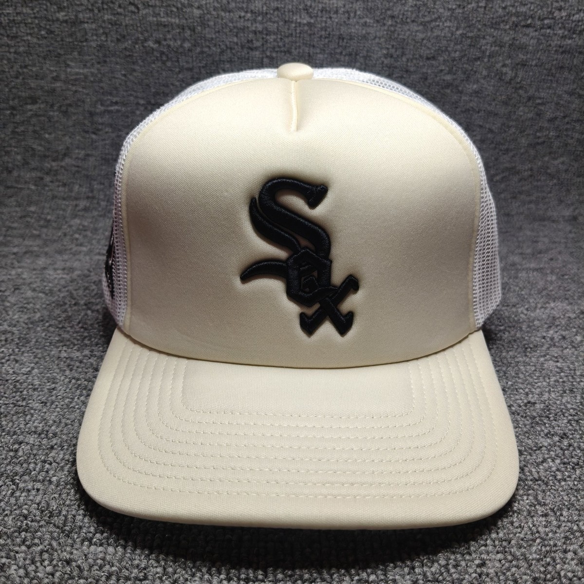 Mitchell & Ness Chicago White Sox White Trucker Snapback Hat