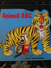 Animal Shapes ABC Animal Shape Book (Board Book) Q2