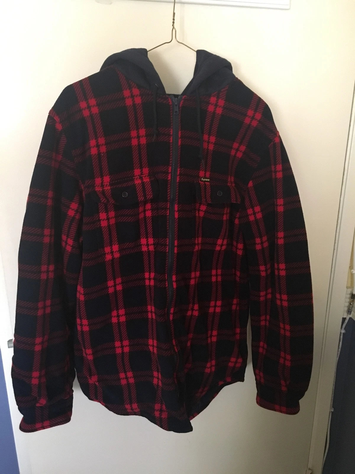 Chemise de travail à capuche Supreme rouge marine taille moyenne