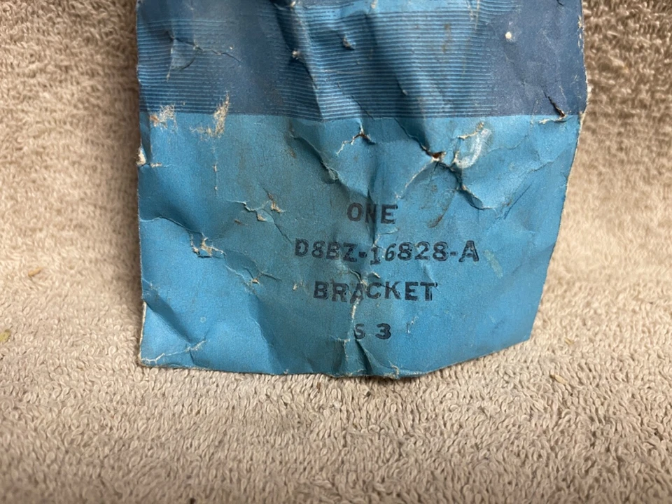 NOS FORD D8BZ-16828-A 1978-83 FAIRMONT MERCURY ZEPHYR HOOD ROD RETAINER - Image 2 of 4