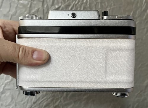 Magnifique appareil photo Pentacon Six 6x6 avec objectif Carl Zeiss Jena Biomer 2,8/80 mm. - Blanc - Image 5 sur 10