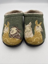 LL Bean Women's Green Wool Slip On Llamas Motif Daybreak Slipper Scuffs Size 7 M