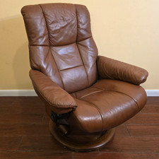 Ekornes Stressless Medium Cognac Leather "Mayfair" Swivel Recliner