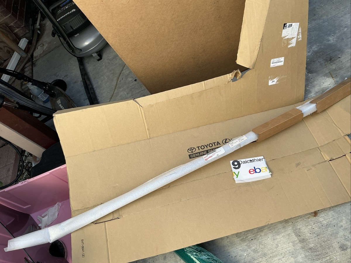 2022-2025 Toyota Tundra Back Window Glass Weatherstrip Seal 68290