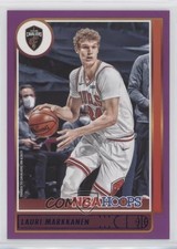 2021-22 Panini NBA Hoops Purple Lauri Markkanen #55 c4h