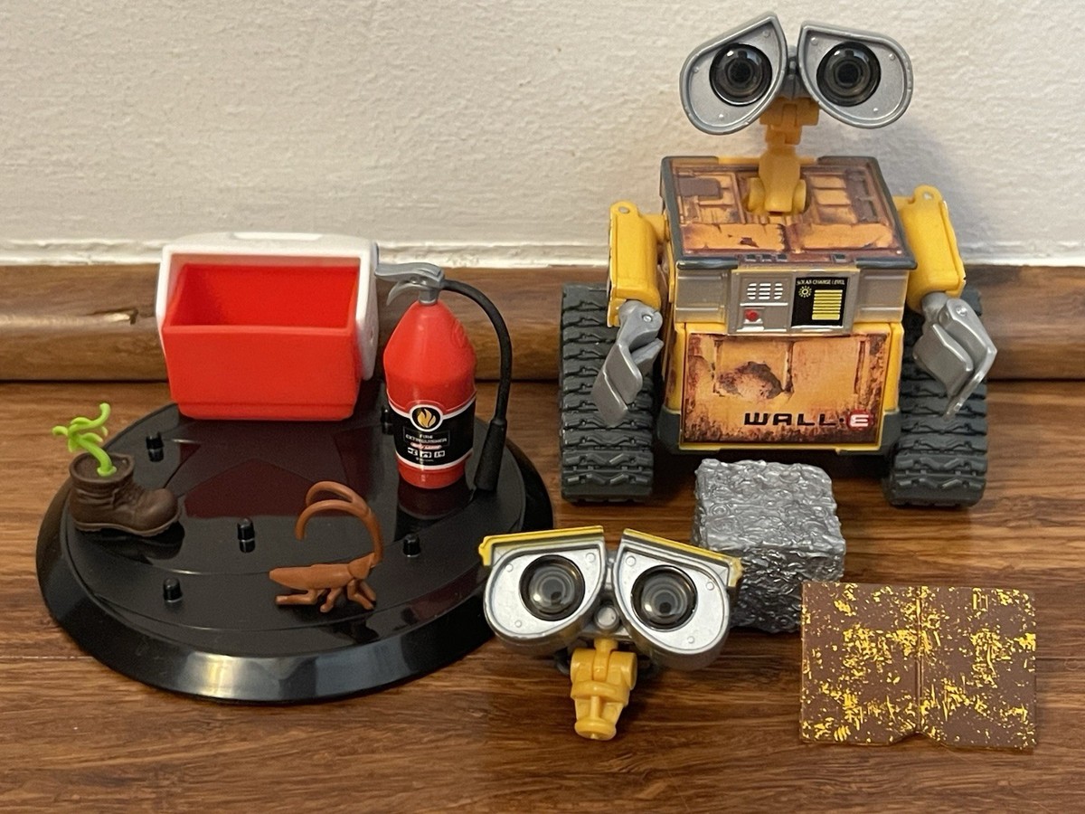 Mattel Creations Disney Pixar Spotlight Series WALL-E Figure