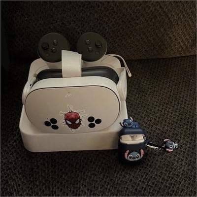 Meta Quest 3S White Standalone VR Headset with Controllers and a Sticker 
