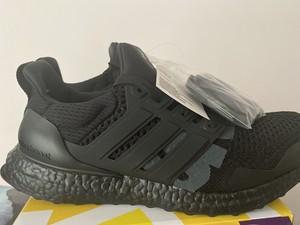 adidas ultra boost blackout