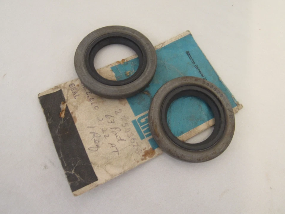 Nuevo de Lote Antiguo Pontiac Tempest Lemans T/8 326 Trophy 8 389 Sello de piñón trasero GM 543620 Foto 2 de 4