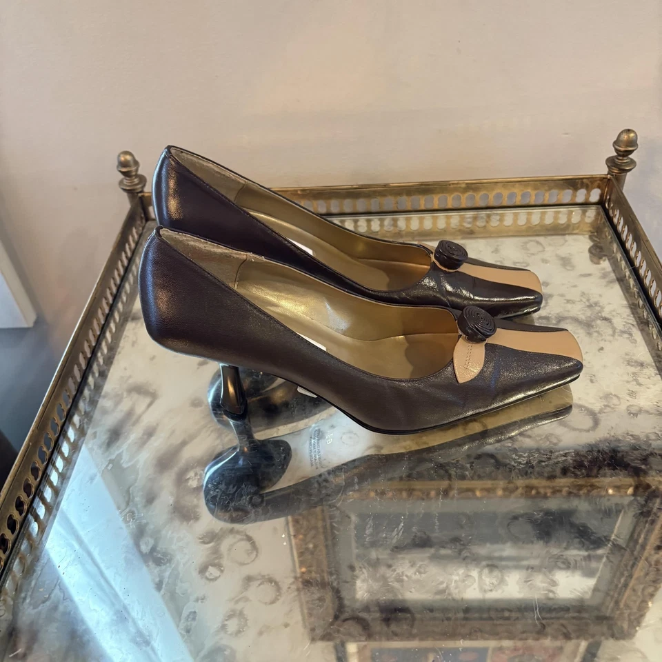 Ann Marino Shoes Womens Size 6.5 Leather Heels Square Toe Rosette Detail Dress - Image 3 of 4