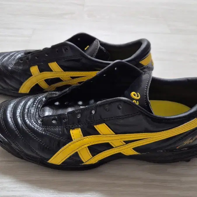 Asics C3 TF 240 Indoor Soccer Shoes Japan Version thumbnail 3