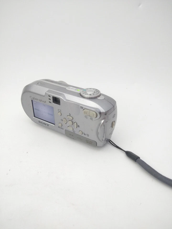 Sony Cybershot Digital Camera | Model DSC-P93 | 5.1MP | TESTED - Image 3 of 4