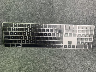 Apple A1843 Wireless Bluetooth Magic Keyboard With Numeric Keypad TESTED