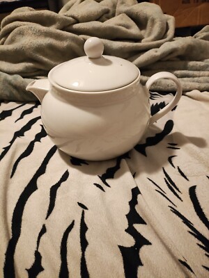 ESCHENBACH PORCELAIN TEAPOT, BAVARIA