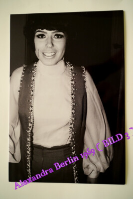 Alexandra ( Sängerin )...FOTO....( Nr.3 )...in DinA4... ca.1969 Berlin