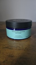 Geranium&Orange Body Scurb From Neal's Yard