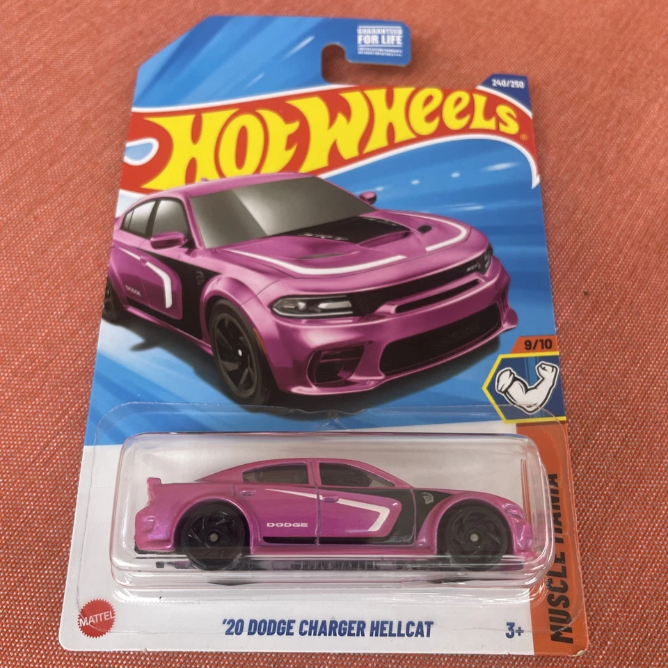Dodge Charger Hellcat 1:64 Muscle Mania '20 Hot Wheels Foto 2 de 2