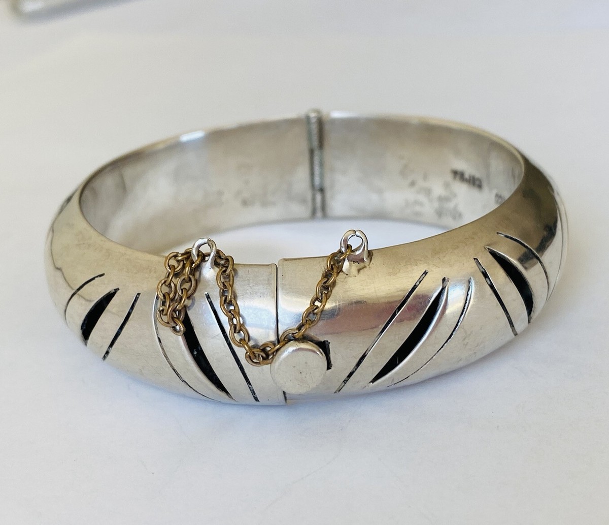 Vintage Heavy Taxco Mexico Sterling Silver Shadow box Bangle Vintage Heavy Taxco Mexico Sterling Silver Shadow box Bangle